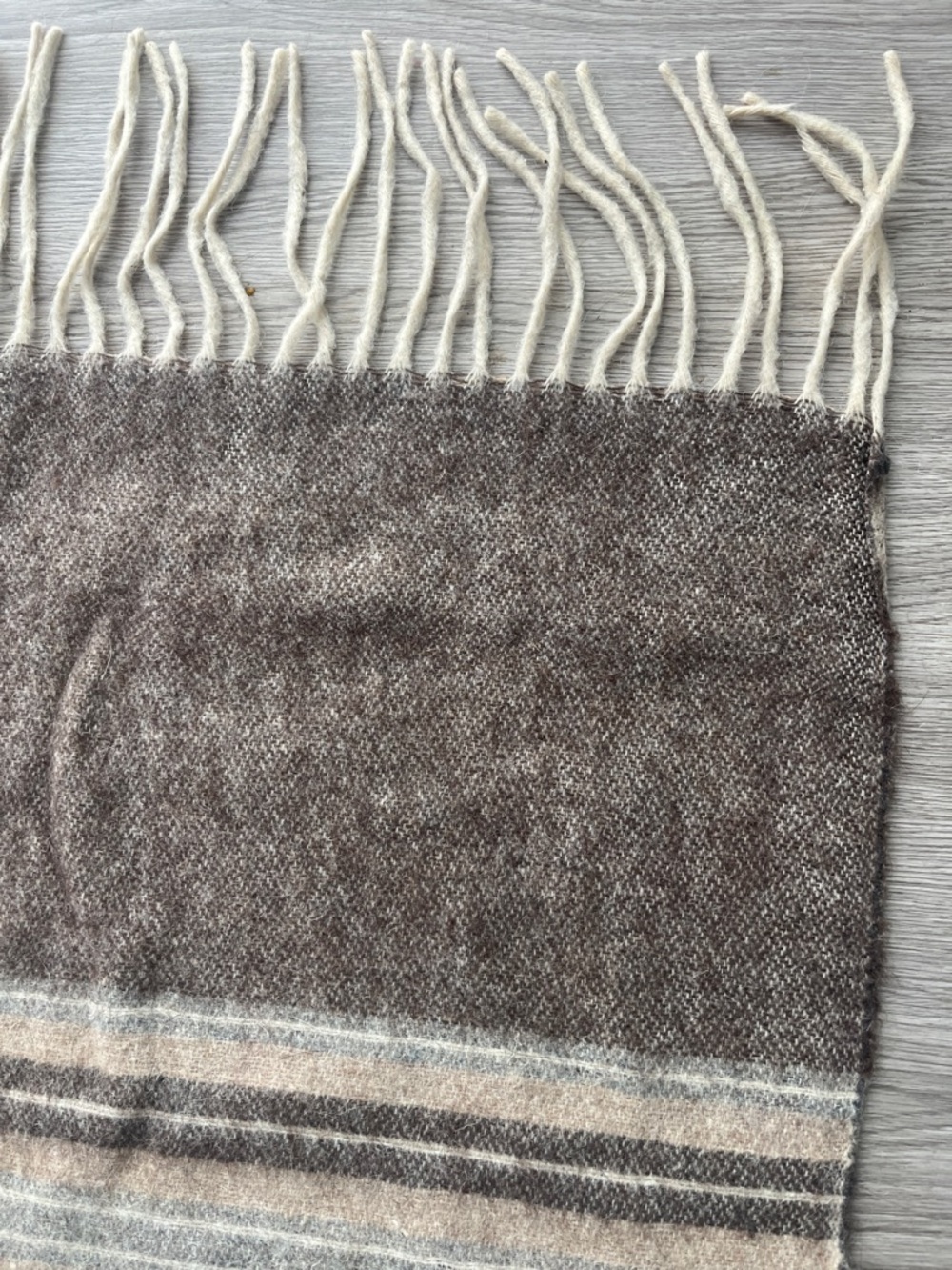 Alpaca Wool Lightweight Blanket - Picture 10 of 10